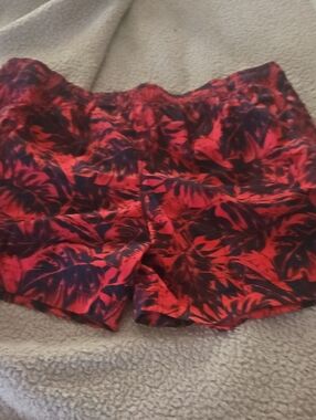 Women's Red & Navy Floral Print Shorts